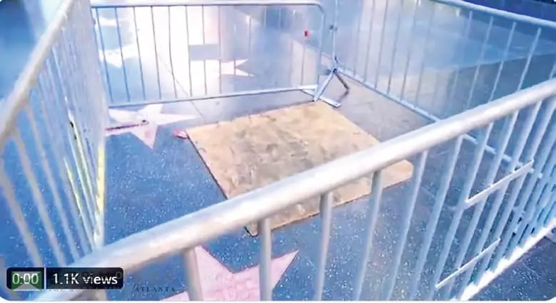 ‘트럼프 별’ 또 파손될라