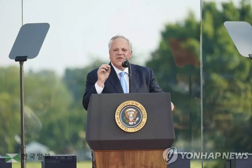 내무장관도 코로나 확진…격리 상태로 업무