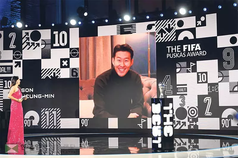 푸슈카시상 받은 손흥민 “평생 못 잊을, 아주 특별한 밤”
