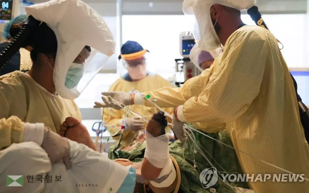 "중환자실 없다"…미, 코로나 환자 급증에 '병원 붕괴' 위기