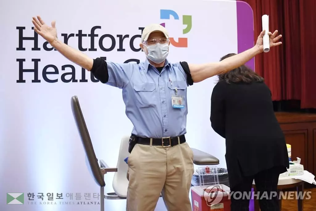 미 확진자 1,800만명 넘어…요양시설로 백신 접종 확대