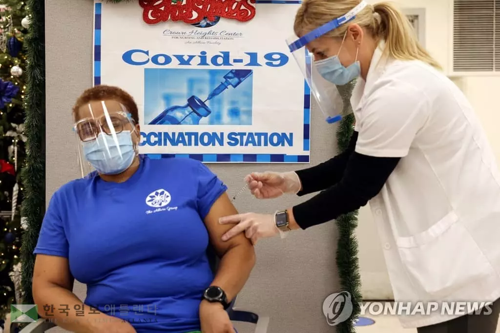 미 백신 접종자 100만명…계획보다 느려 연내 2천만명 불확실