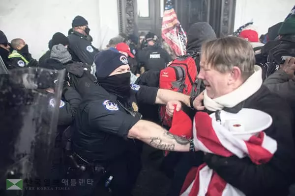 국가 주요인사 가득한 곳이 무방비로 뚫리다니…