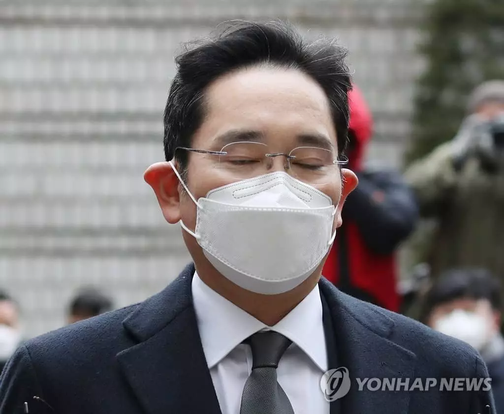 이재용, 국정농단 파기환송심서 징역 2년6개월…법정구속