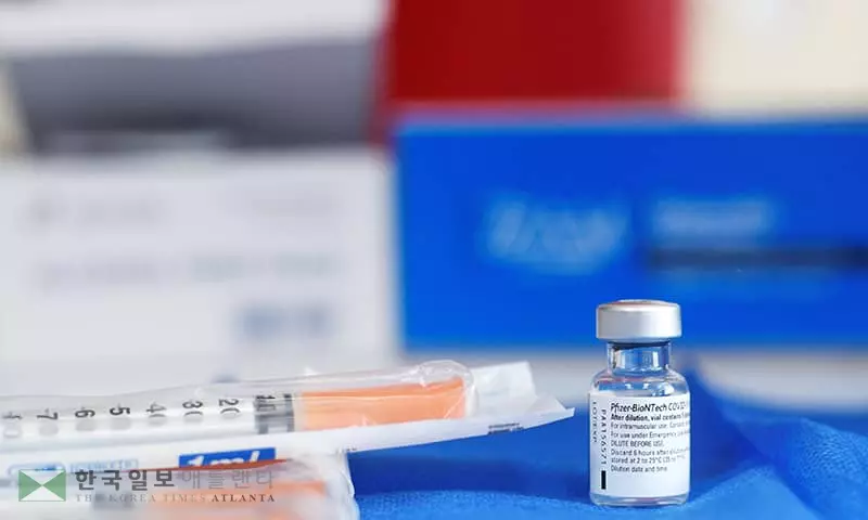 백신 쥐어짜기…화이자 백신 1병당 접종량 5회→6회로 승인