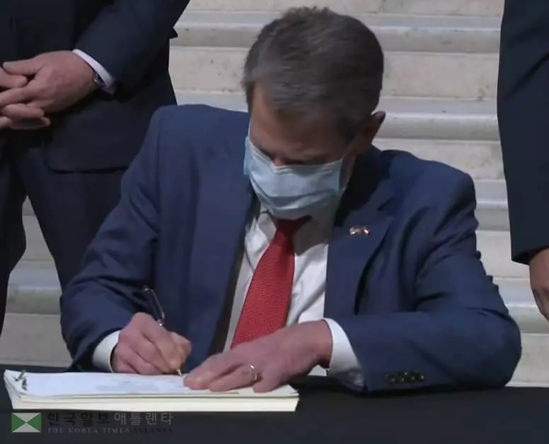 켐프, 조지아 추가경정 예산안 서명