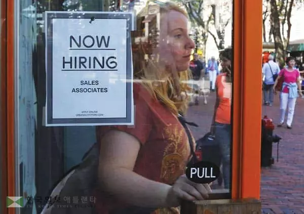 미국인 급여 수입 회복 속도 빨라