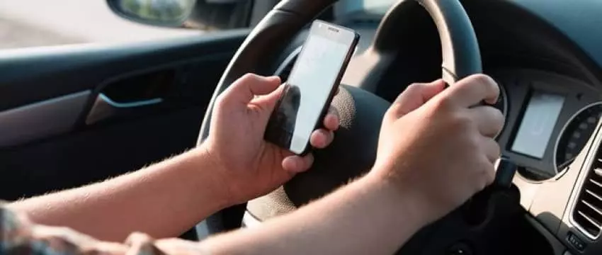 운전 중 휴대전화 사용 처벌 강화 추진