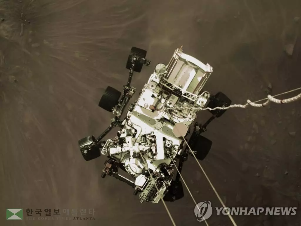화성 착륙 직전에 촬영된 미 탐사 로버 '퍼서비어런스'