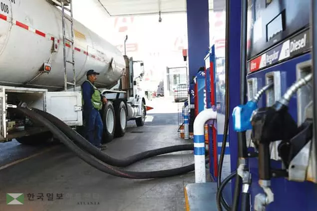 유조차 운전자 없어 개솔린 부족 사태 우려