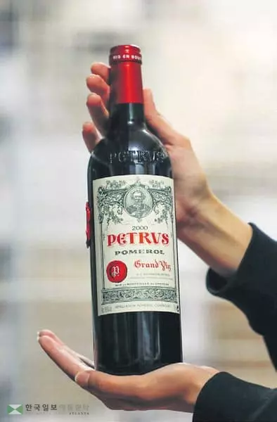 와인 1병에 100만 달러! 우주 숙성 ‘샤토 페트뤼스’