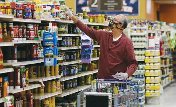 생필품·원자재 싹 다올랐다…‘인플레 공포’ 엄습