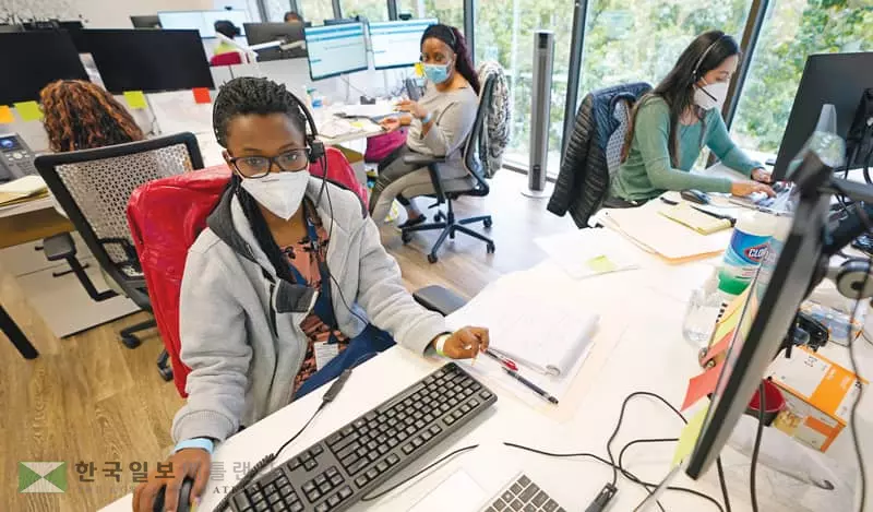 “직원에‘백신 맞았나’물어봐도 되나요?”