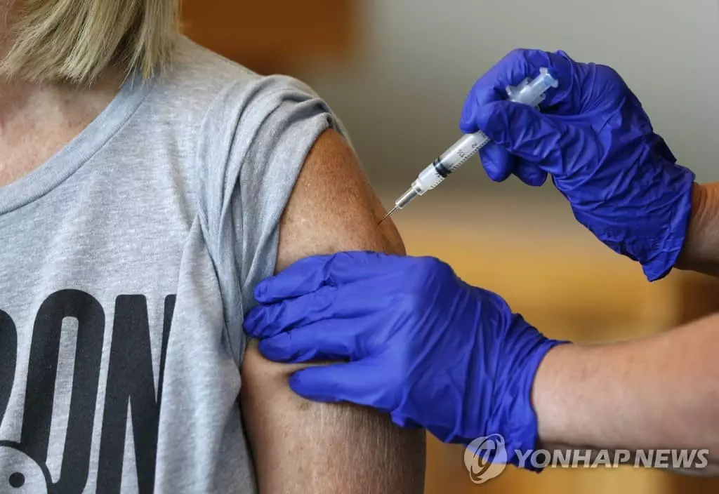 '델타변이 탓 재확산'에 백신 꺼리던 남부서 접종 급증