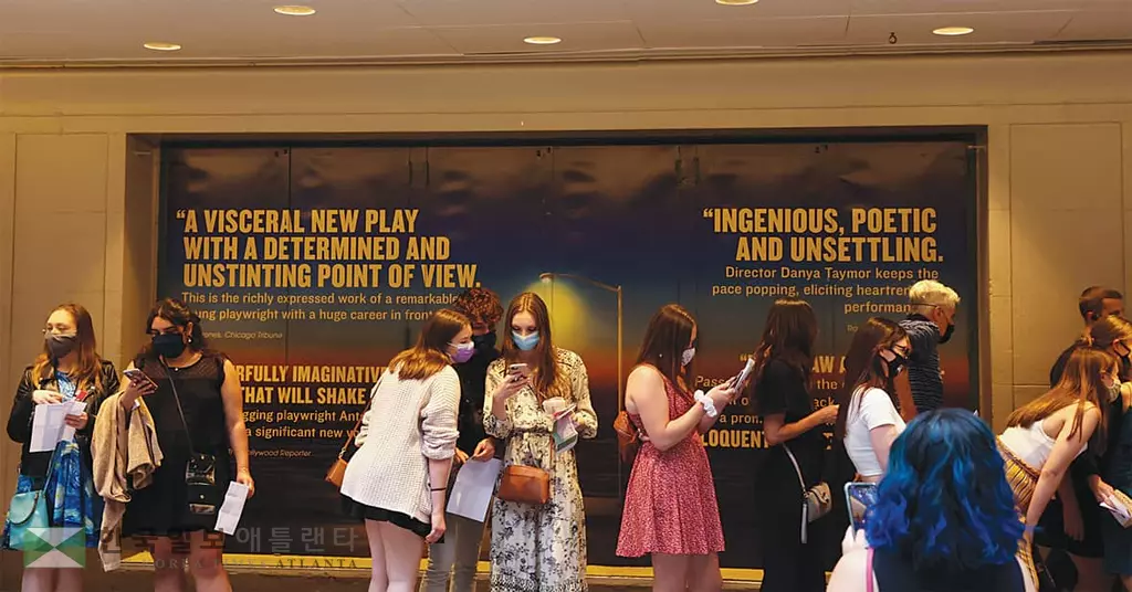 17개월 만에 뮤지컬 공연 재개한 뉴욕 브로드웨이