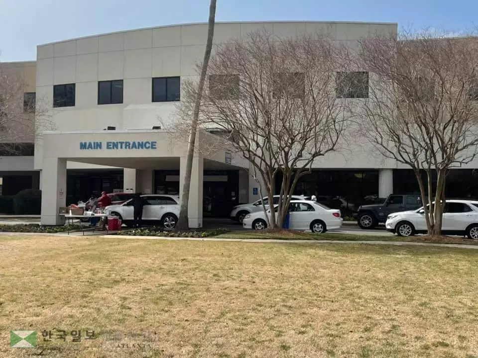 냉동 트레일러가 설치될 예정인 사우스 볼드윈 지역의료 센터 모습 [사우스 볼드윈 지역 의료센터 페이스북]