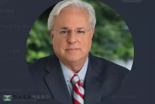 라디오 방송국 WNDB의 토크쇼 진행자였던 마크 버니어. [출처=마크 버니어 트위터]