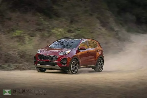 &nbsp; 지난 8월 미국시장에서 현대차 투싼(위쪽)과 기아 스포티지가 가장 많이 팔리며 양사의 판매량 선전을 이끌었다. [현대차그룹 제공]