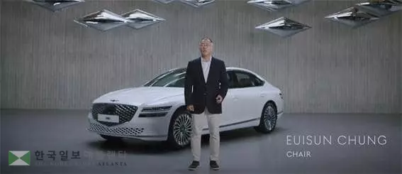 정의선 현대자동차그룹 회장이 2일‘ 퓨처링 제네시스’ 행사에서 전동화 비전에 대해설명하고 있다. <유튜브 채널 캡처>