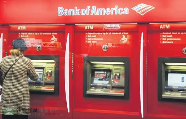 


&nbsp;팬데믹 이후 한인들의 온라인 경제활동이 더욱 빈번해지면서 해킹을 통한 신분도용 등 범죄가 기승을 부리고 있어 이에 대한 각별한 주의가 요망되고 있다. [로이터]