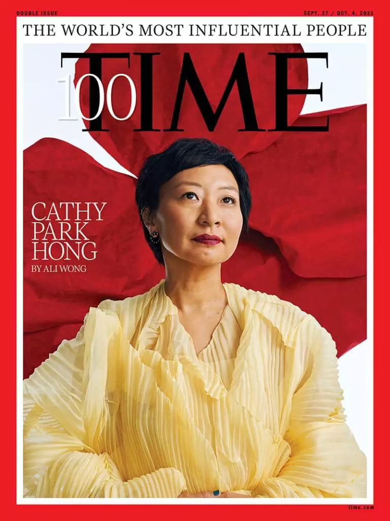  시사 주간지 타임의 ‘세계에서 가장 영향력 있는 100인’에 선정된 한인 캐시 박 홍 작가. [로이터=사진제공]