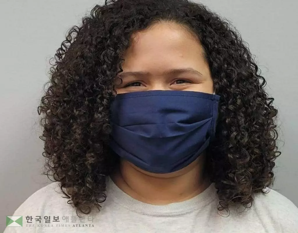 아픈 친구들 돕다 코로나로 숨진 소녀미국 초등생 스페리(사진)는 학교에서 아픈 친구들을 양호실에 데려다 주는 '학급 간호사'를 맡던 중 코로나19에 감염돼 숨졌다. 스페리 모친인 니콜 페이스북 캡처.&nbsp;