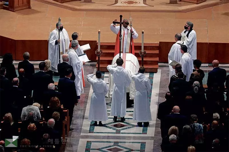 “양극화 미국, 파월로 모여”