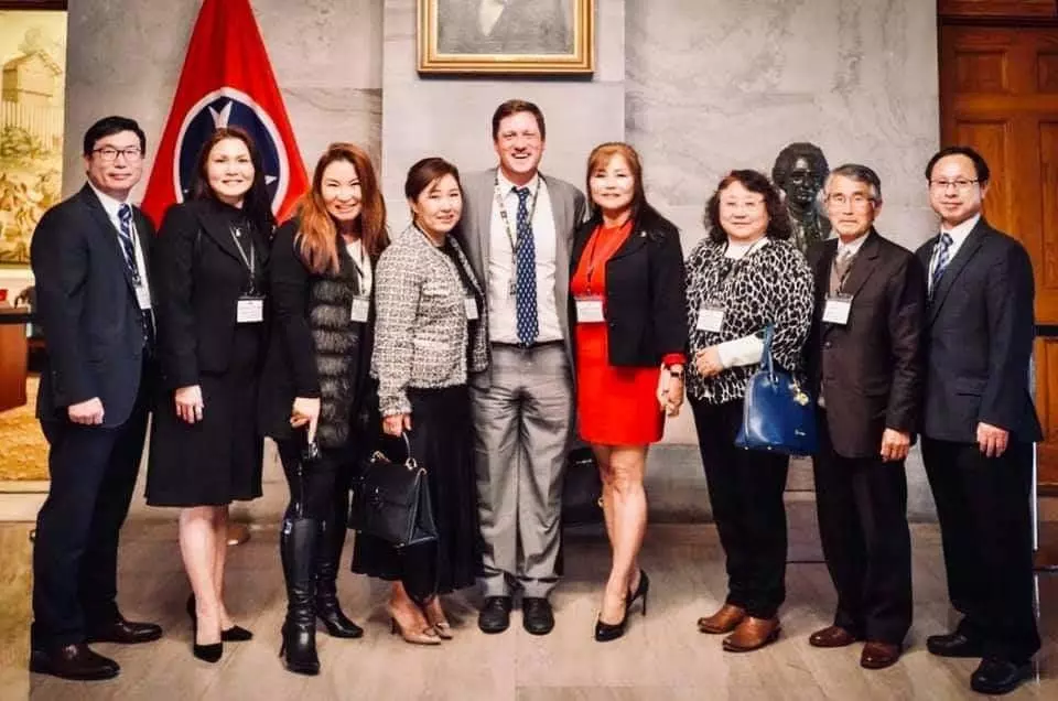 테네시 한인회장단이 주정부 조셉 윌리엄스 공보국장과 함께 했다.