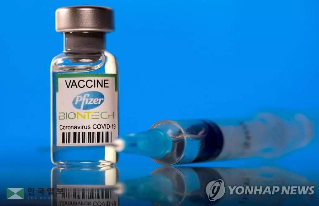 화이자-바이오엔테크의 코로나19 백신[로이터 연합뉴스 자료사진]