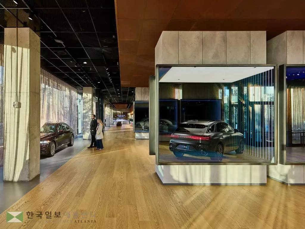 제네시스 하우스 뉴욕에 전시된 차량(뉴욕=연합뉴스) = 10일 미국과 한국 언론에 처음 공개된 미국 뉴욕시 맨해튼의 '제네시스 하우스 뉴욕' 1층의 차량 전시 공간. 2021.11.10. [제네시스 제공. 재판매 및 DB 금지]