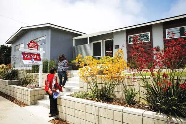  지난달 남가주 주택 판매 중간 가격은 올해 들어 8번째 사상 최고치인 69만달러를 기록했다. [로이터]