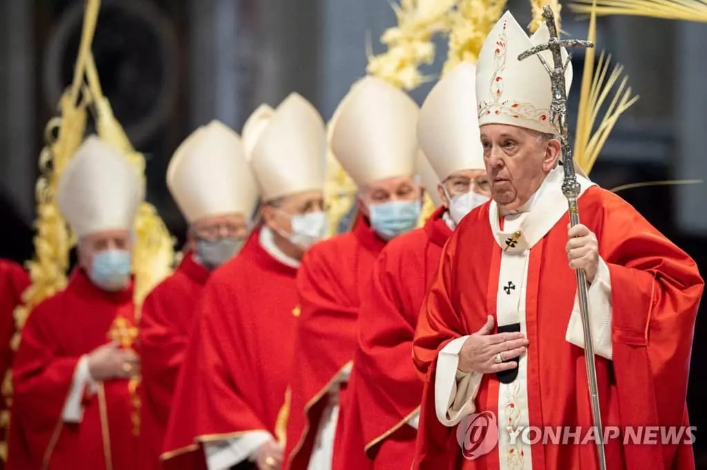 '성지주일' 맞아 미사 집전하는 프란치스코 교황