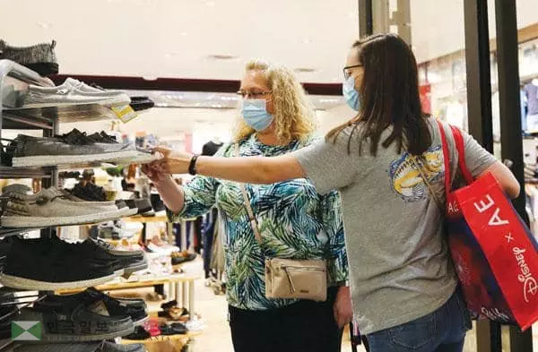 SBA가 최대 200만달러까지 제공하는 긴급재난대출을 올해 말까지 신청할 수 있다. [로이터]