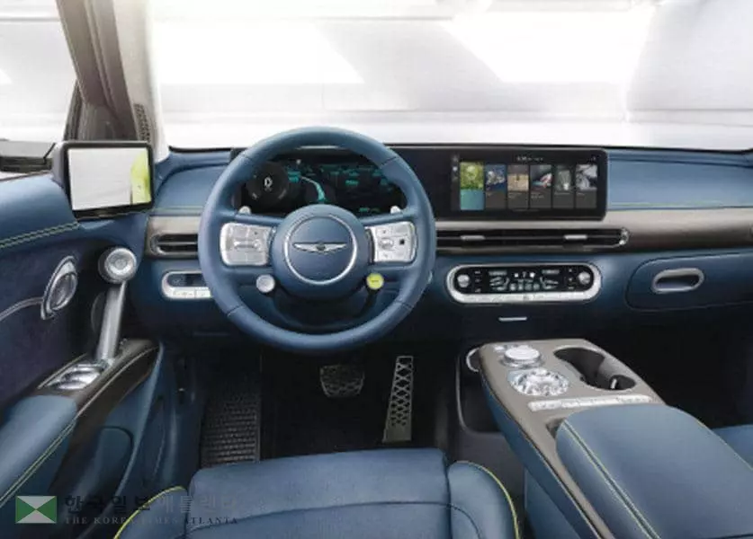 얼굴로 문 열고 지문으로 시동…미래에 가장 가까운 전기차