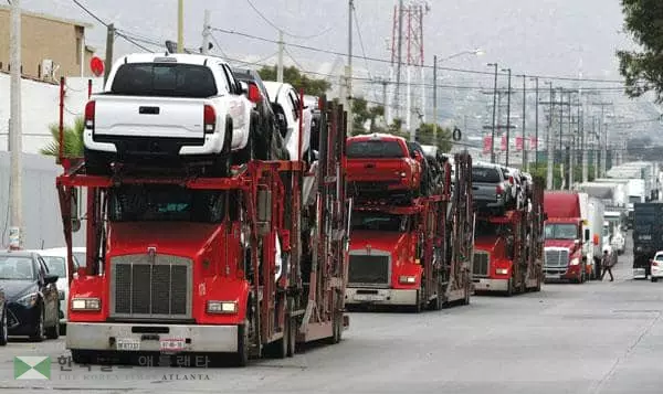 &nbsp;자동차 가격의 급등으로 중고차 전문 사이트를 찾는 한인 소비자들이 많아지고 있다. [로이터]