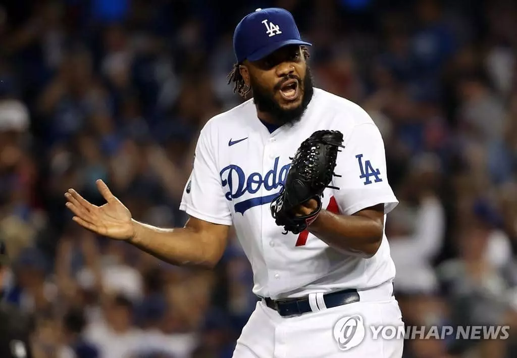 MLB 다저스에서 애틀랜타로 이적한 마무리 투수 켄리 얀선 