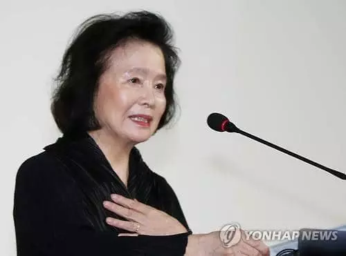 ‘알츠하이머 투병’  배우 윤정희의 딸  성년후견인으로 지정