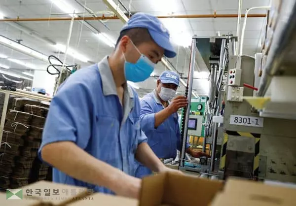 세계의 공장 중국, 원자재가 부담에 줄줄이 가격 인상