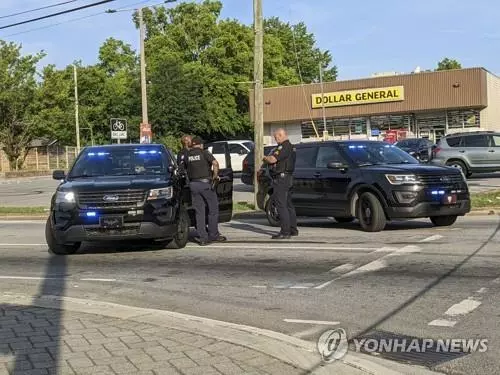 테네시주 총격 현장 인근의 경찰 모습[채터누가타임스]