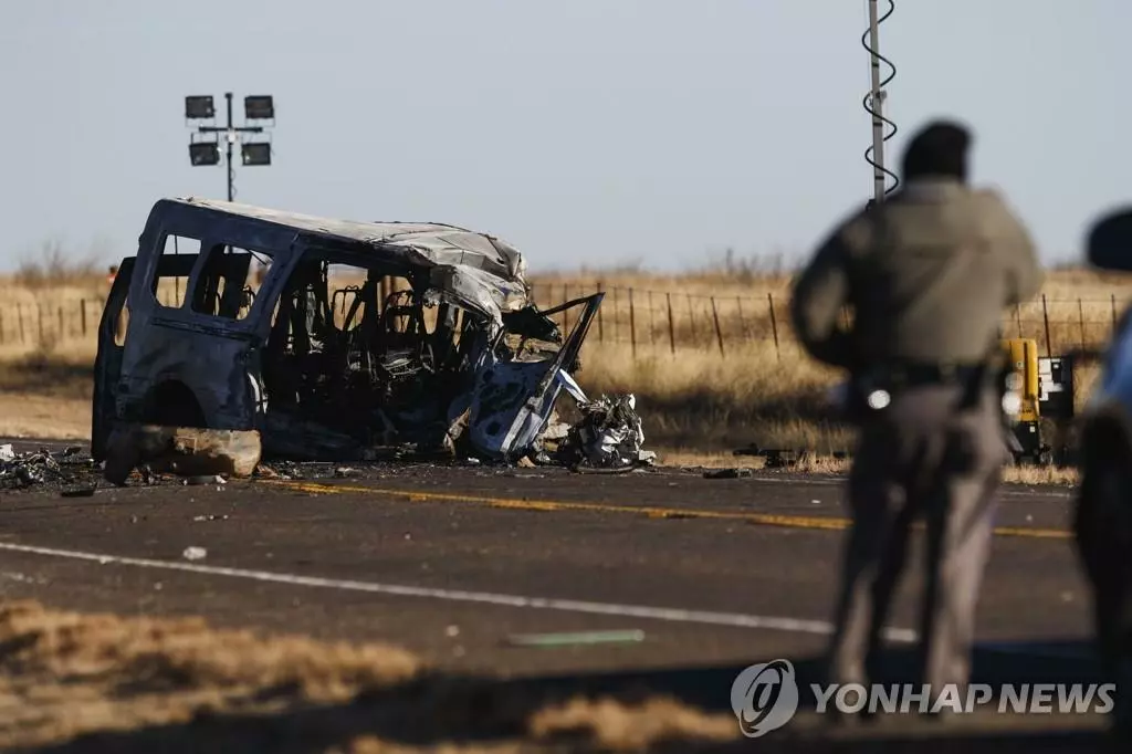 9명의 사망자를 낸 차량 충돌 사고 현장