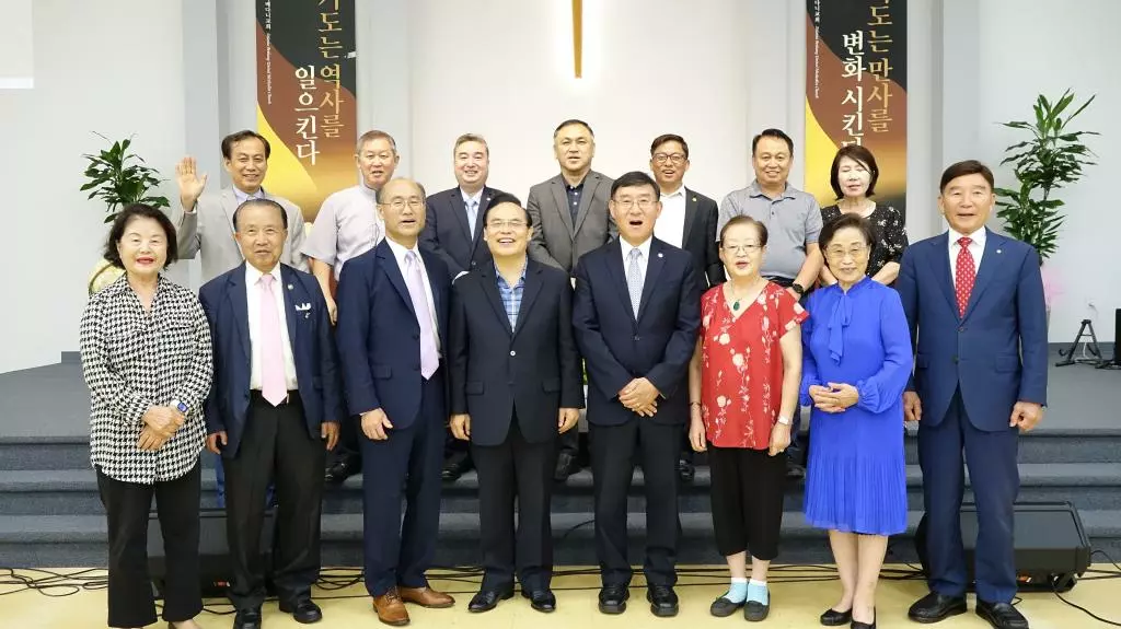 애틀랜타한인교회협의회는 22일 베다니감리교회에서 한기홍 목사를 강사로 초청해 목회자 세미나를 개최했다. 사진은 세미나 후 참석자들이 함께한 모습.