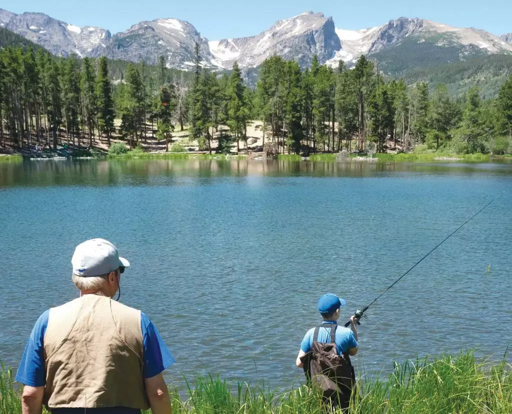 50세 이상 여행객들은 AARP에 가입해 많은 여행 할인 혜택을 받을 수 있다. 
<Rocky Mountain National Park>