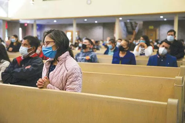  코로나 팬데믹 기간 늘어난 온라인 예배의 영향으로 교인의 교회 선택이 전보다 자유로워졌다. [로이터]