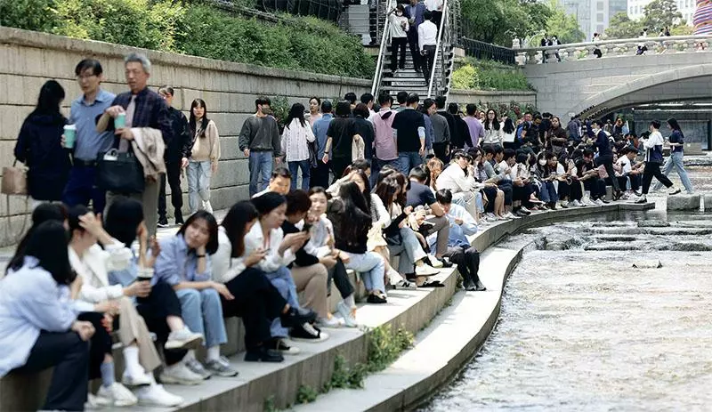 한국도 ‘엔데믹 선언’… 다시 예전처럼