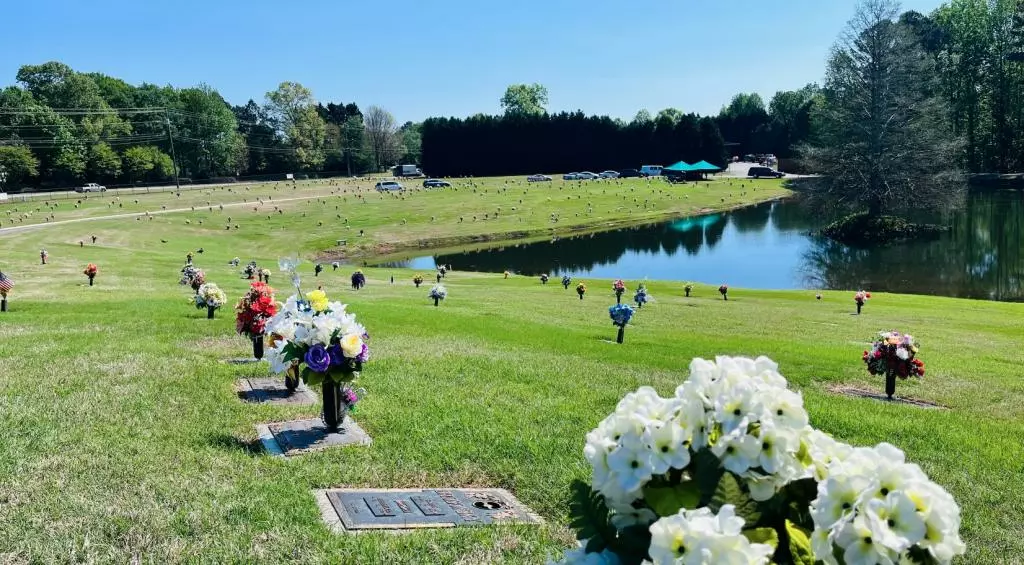 [비지니스포커스: 크로웰 브라더스 피치트리 장례식장] "가족 묘지처럼 관리합니다"