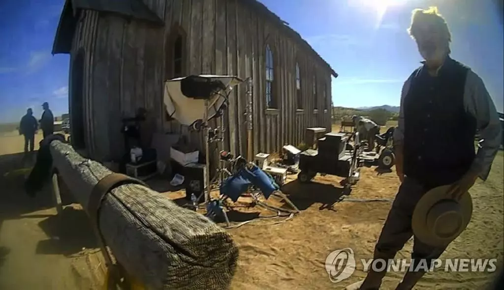 영화 '러스트' 촬영장 모습[AP 연합뉴스 자료사진. 샌타페이 카운티 보안관실 제공. 재판매 및 DB 금지]